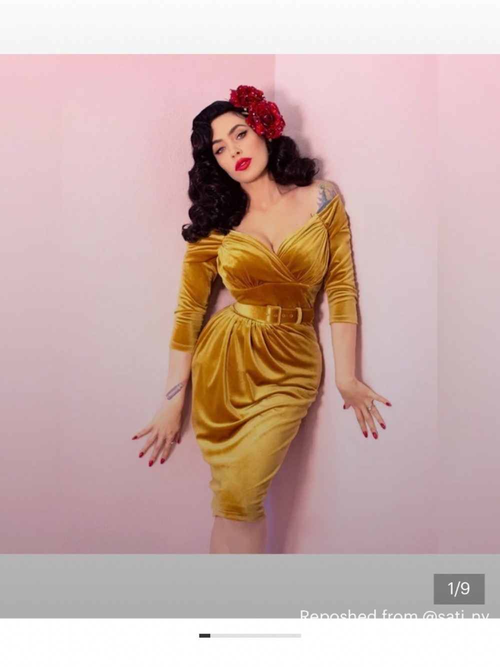 NWT STARLET WIGGLE DRESS IN GOLD VELVET - VIXEN BY MICHELINE PITT 4X - Picture 7 of 7
